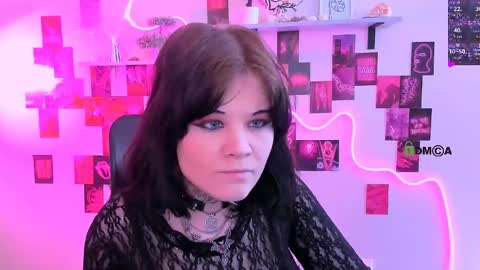 nikki_kiss_ online show from May 3, 8:50 am