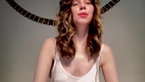 Snapshot of nikki_mi chatting on January 9, 10:09 am Nikki online show from January 9, 10:09 am