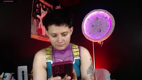 Nikky online show from April 24, 6:00 pm