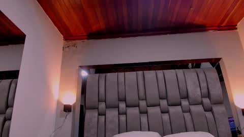     online show from December 14, 11:27 am