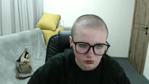 Snapshot of nikkysnow chatting on September 17, 8:01 am nikkysnow online show from September 17, 8:01 am