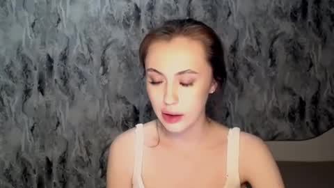 nikonara_ online show from June 10, 7:01 pm