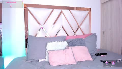 niky_vega1 online show from June 17, 4:25 am