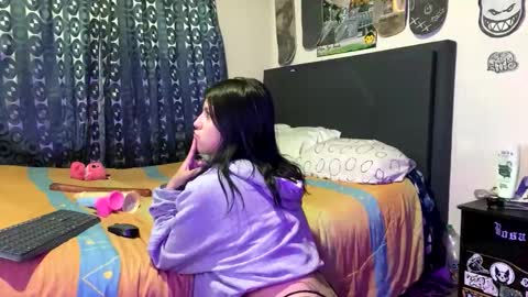 nikyyyy333 online show from October 29, 11:40 pm