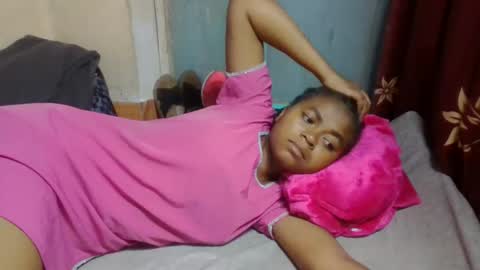 nilah online show from April 22, 5:04 am