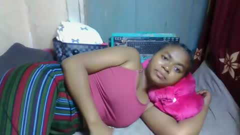 nilah online show from April 18, 8:20 pm