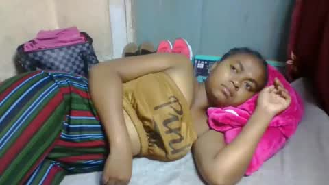 nilah online show from April 21, 3:57 am