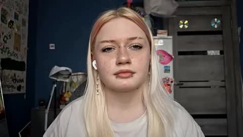 Isabella online show from March 13, 1:23 pm