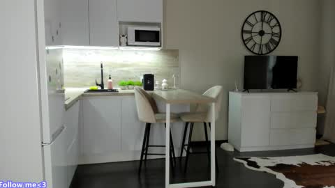 Bella online show from February 18, 9:21 am