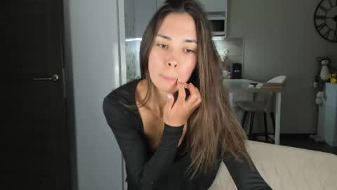 Bella online show from April 22, 7:44 pm