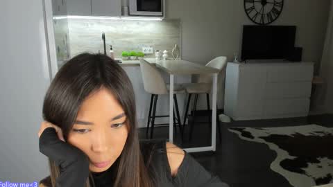 Bella online show from March 2, 11:28 pm