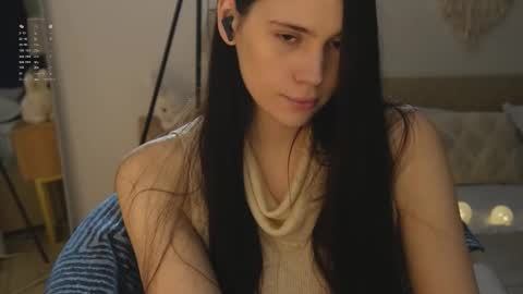 Jennet online show from December 19, 8:01 pm