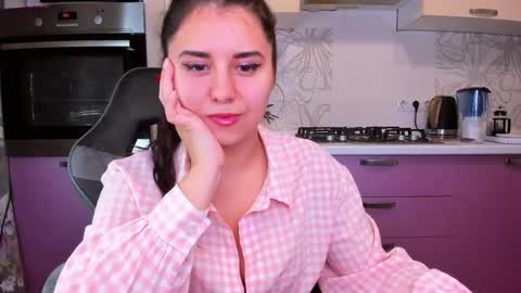 Snapshot of nina__si chatting on September 27, 9:22 pm Nina online show from September 27, 9:22 pm