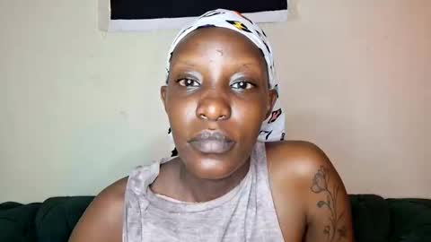 nina_bambi online show from April 19, 2:33 am