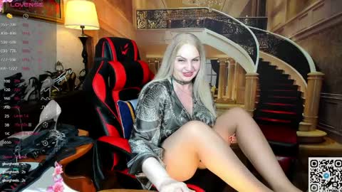 Nina online show from April 7, 9:11 am