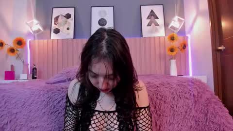 nina_ford_ online show from March 25, 3:12 am