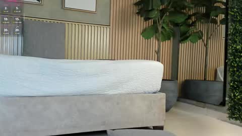 NINA online show from September 26, 12:25 pm