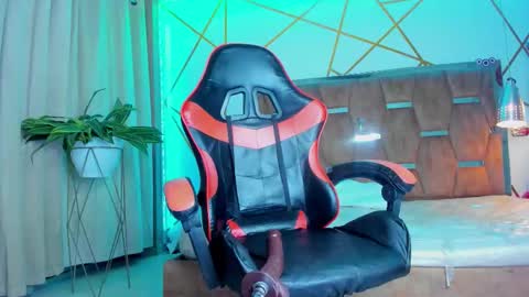 Valentina online show from October 22, 5:45 am