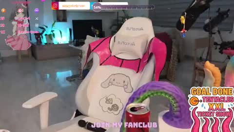 Nina online show from October 4, 7:07 pm