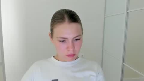 Snapshot of ninarihh chatting on September 12, 12:01 pm ninarihh online show from September 12, 12:01 pm