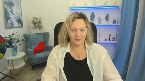 ninastarle online show from April 19, 11:32 am