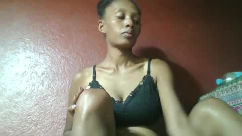 ninie246746 online show from January 26, 5:23 am