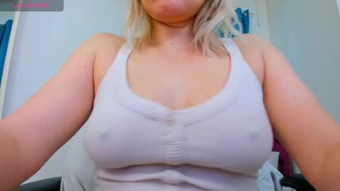 nina dee online show from April 23, 5:04 am