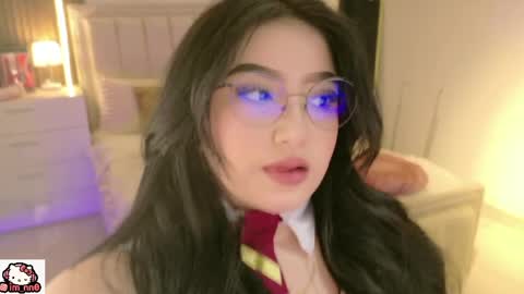 Nina online show from April 28, 1:04 pm