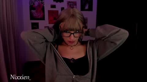 Nixxie  online show from March 5, 3:24 am