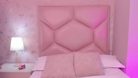   ambarsulliva  online show from February 28, 11:47 am