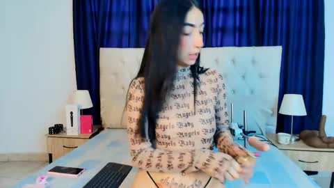 NATHALIA MORENO online show from April 24, 12:30 pm