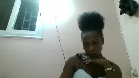 noella656987 online show from April 24, 8:33 pm