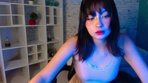 Snapshot of noeva_ chatting on September 21, 11:47 pm Noeva online show from September 21, 11:47 pm