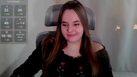 noir_ember_ online show from August 9, 7:56 am