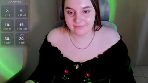 noir_ember_ online show from July 10, 4:40 pm