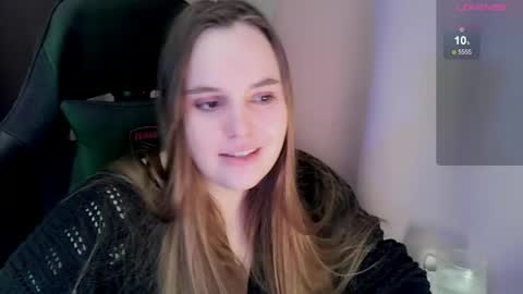 noir_ember_ online show from May 2, 5:38 pm