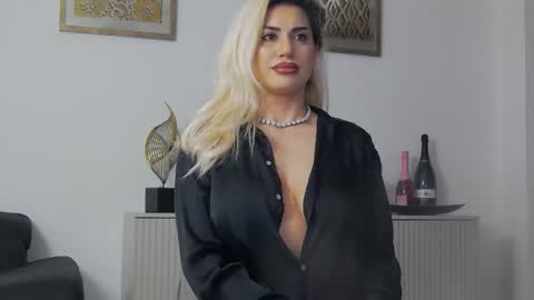 Nona online show from March 8, 10:46 pm