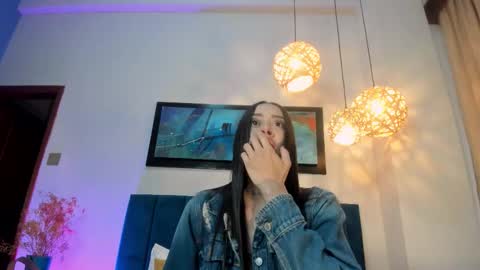 Nora Da Silva online show from December 21, 1:59 pm