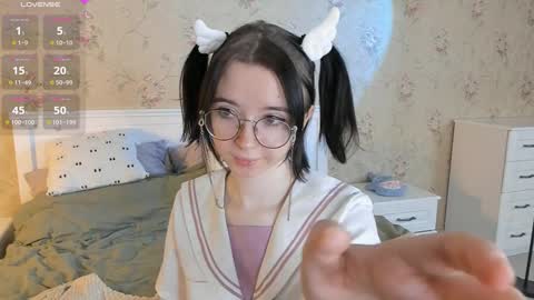 Nora Failure online show from December 3, 5:30 am