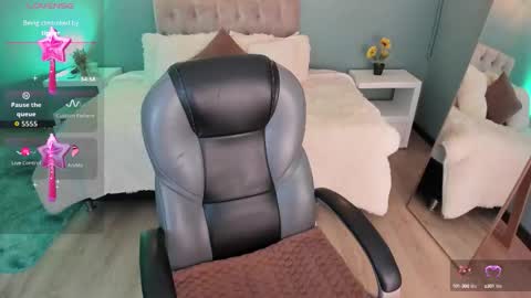 Snapshot of nora_vennucci chatting on September 17, 7:12 pm Nora online show from September 17, 7:12 pm