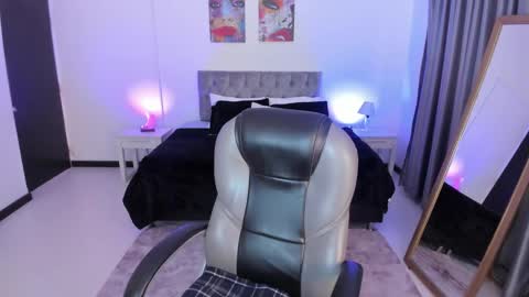 Snapshot of nora_vennucci chatting on March 3, 7:35 pm Nora online show from March 3, 7:35 pm