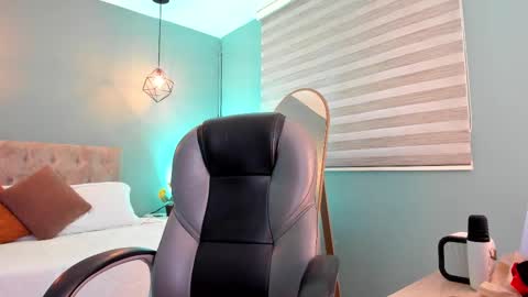 Snapshot of nora_vennucci chatting on September 11, 8:31 pm Nora online show from September 11, 8:31 pm