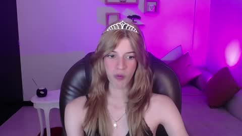 Snapshot of nora_vennucci chatting on January 24, 7:28 pm Nora online show from January 24, 7:28 pm