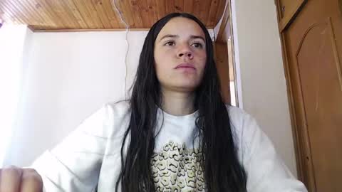 noreen_ online show from April 24, 6:00 pm