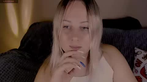 hi glad to chat online show from September 23, 1:42 pm