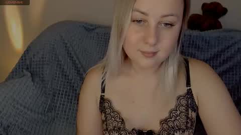 hi glad to chat online show from September 12, 7:07 am