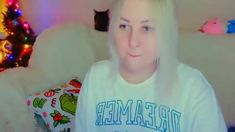 hi glad to chat online show from December 23, 8:47 pm