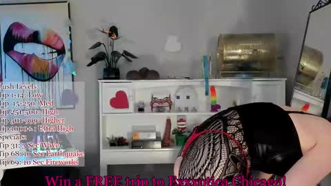 Snapshot of novaharper chatting on February 26, 10:11 pm Nova Harper online show from February 26, 10:11 pm