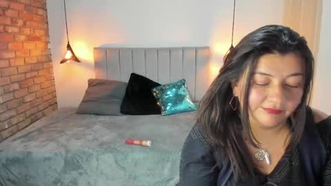 NURY FOX online show from April 11, 8:12 pm