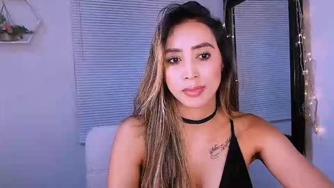 Snapshot of nycole_1988 chatting on October 26, 12:39 am Nycole online show from October 26, 12:39 am